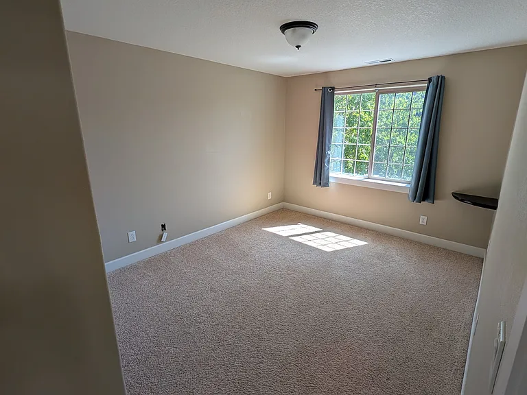 250 N Cole Ave — Photo 17