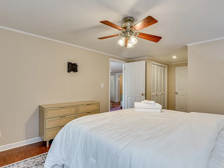 904 Highland Ave — Photo 22
