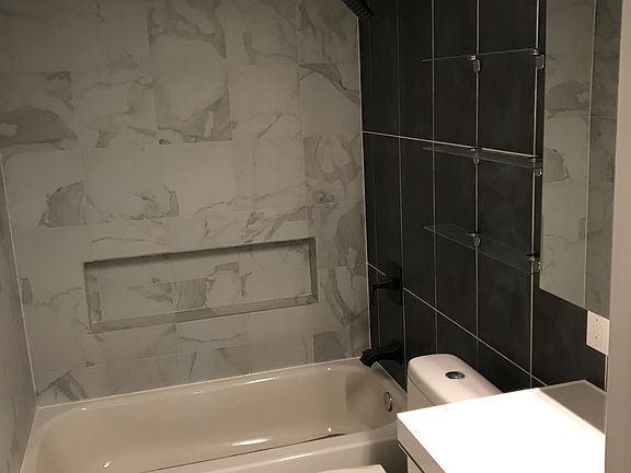 3rd image of 1313 Elm Dr