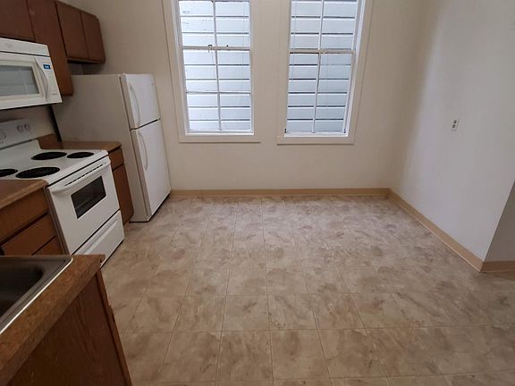 3rd image of 549 Fell St APT 8