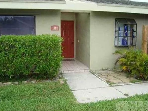 183 Meadows Dr, Boynton Beach, FL 33436