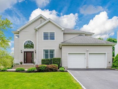 24 Chambers Drive, Baldwin Place, NY, 10505