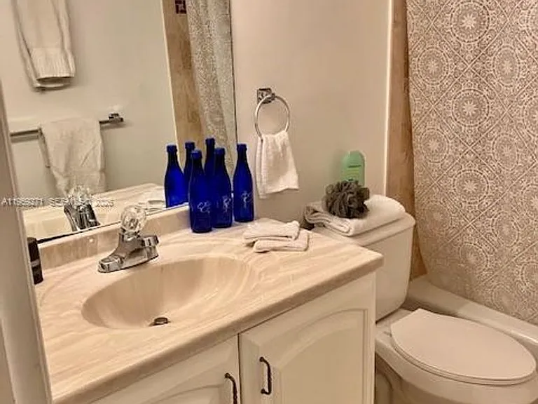 3910 Inverrary Blvd #304-B — Photo 12