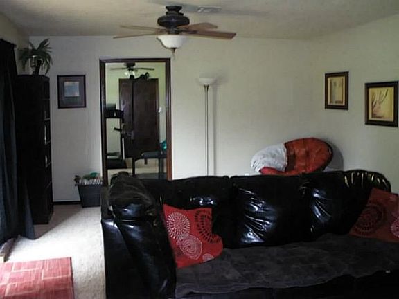 5th image of 42505 Stout Dr