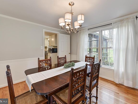 5th image of 1114 Fallsmead Way