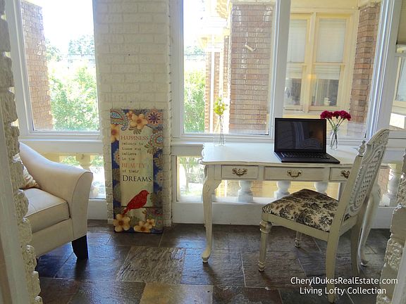 Sunroom with Fountain View