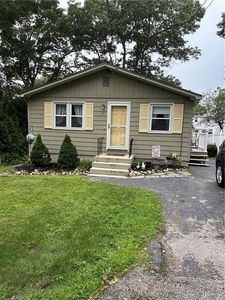 15 Seneca St, Coventry, RI, 02816