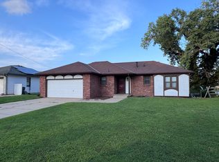 1318 N Sandplum Ln, Wichita, KS 67212