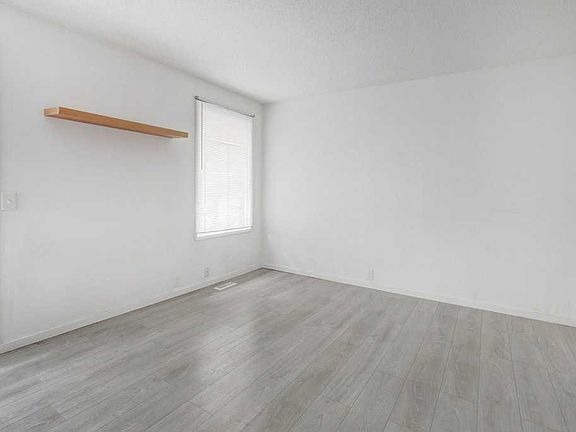 5th image of 1420 Ranchlands Rd NW