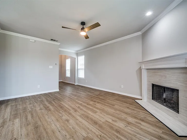 1709 Belton Dr — Photo 6