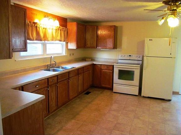 Large open eat in kitchen