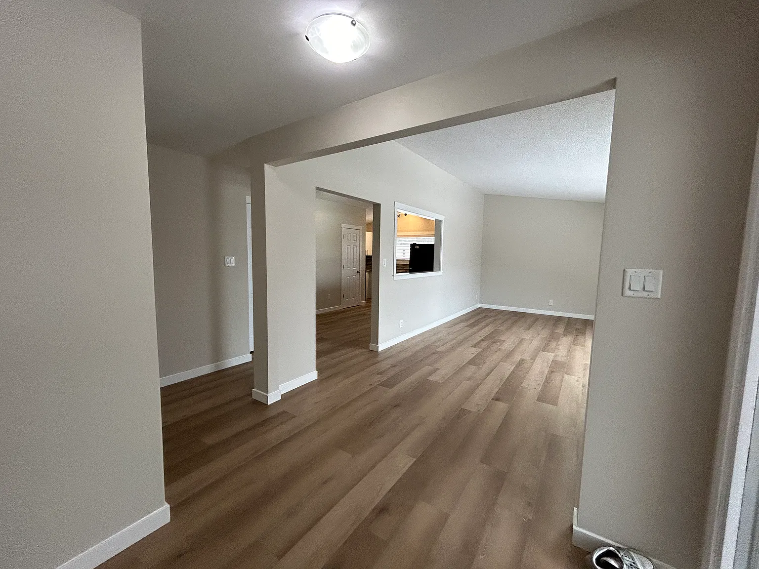 12015 136 Ave Main — Photo 2