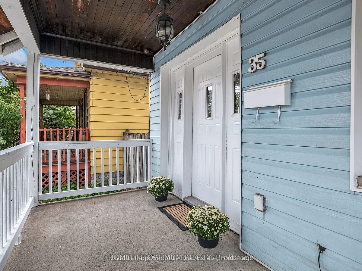 Building Photo - 35 Bayfield Ave