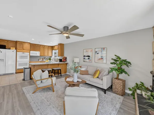8030 La Riviera Dr, Sacramento, CA 95826