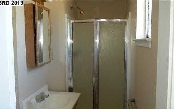 5th image of 71 Christine Ct