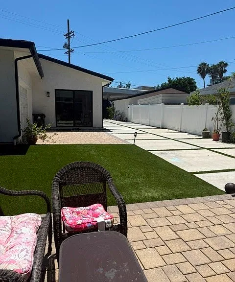 22520 Clarendon St — Photo 36
