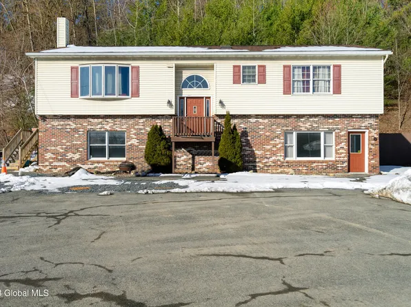 1610 Columbia Turnpike, Castleton, NY 12033