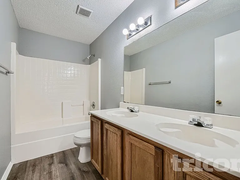 3040 Clemente Dr — Photo 11