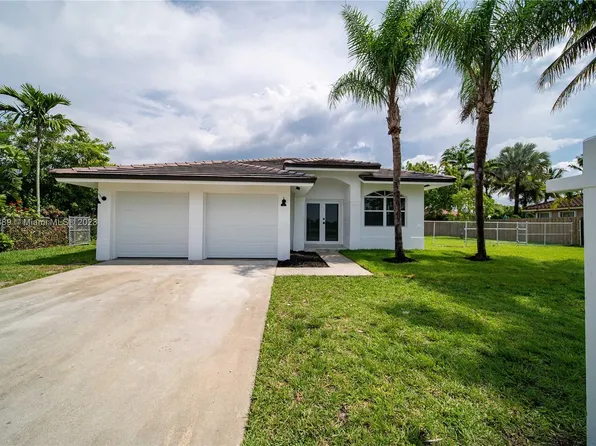 15461 SW 164th St, Miami, FL 33187
