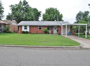 644 SW 1st St, Moore, OK 73160