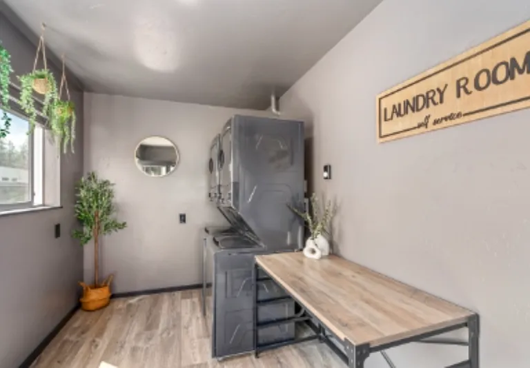 219 E Coeur Dalene Lake Dr #9 — Photo 8