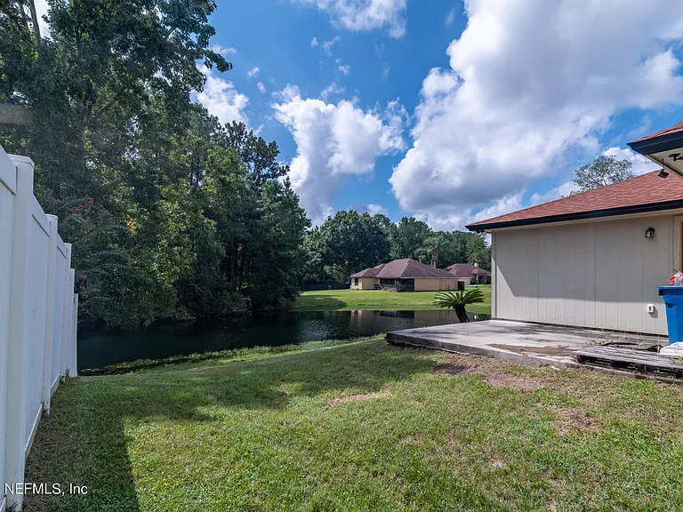 1736 Daytona Ln — Photo 20