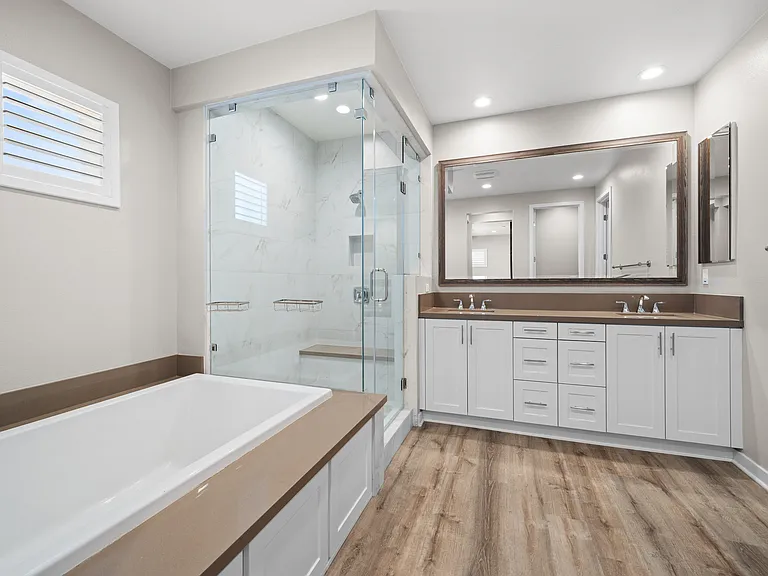 16205 Camden Cir — Photo 35
