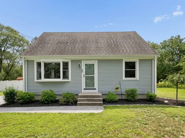 706 Russells Mills Rd, Dartmouth, MA 02748