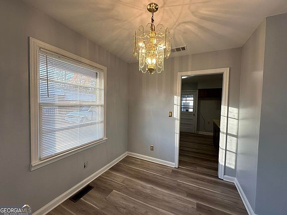 5th image of 798 Linda Way
