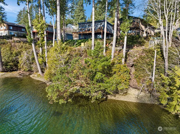 450 E Madrona Parkway, Grapeview, WA 98546