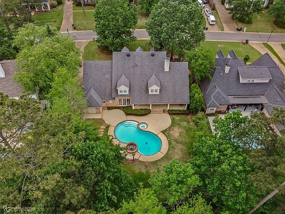 2nd image of 2910 Chardonnay Cir