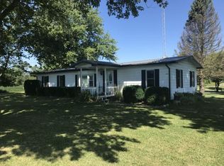13797 E 1600th Rd, Marshall, IL 62441