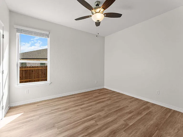 1114 Zora Dr #B — Photo 9