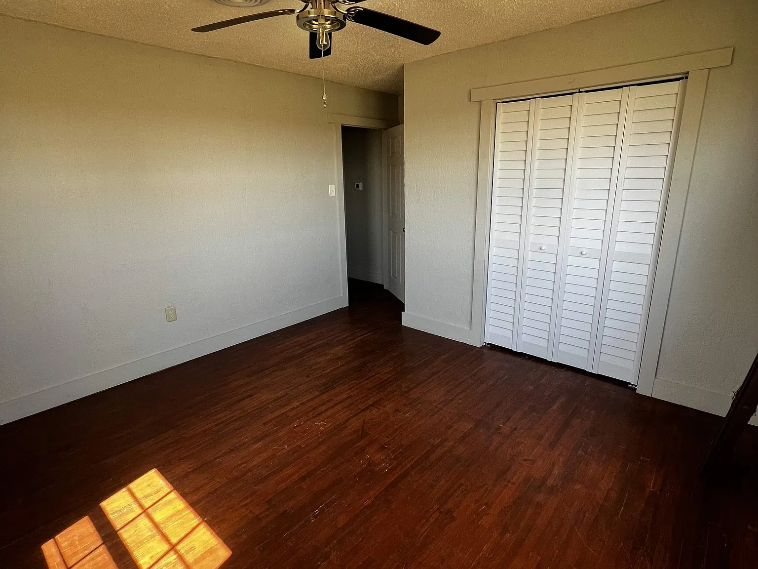 212 W Broadway - 1 — Photo 2