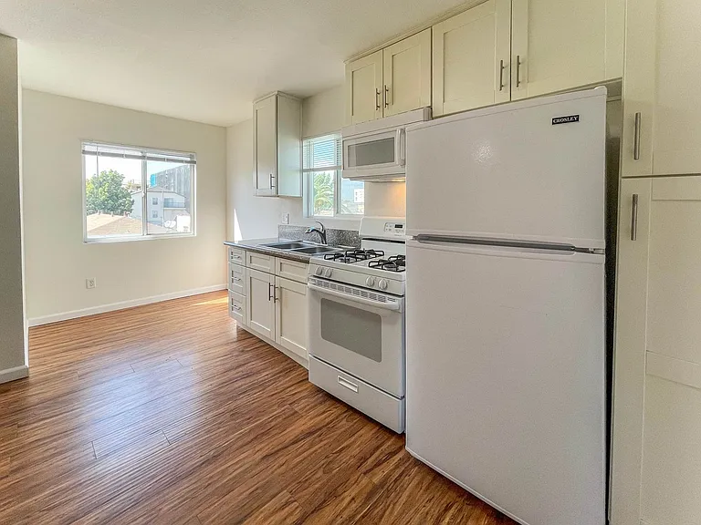 6606-6610 Brynhurst Ave #6608-C — Photo 5
