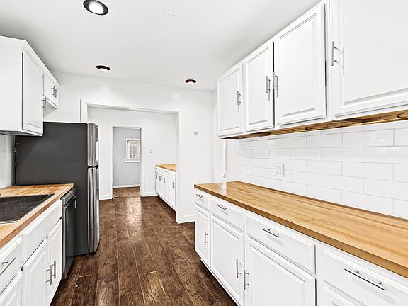 3rd image of 17151 Pennington Dr #1