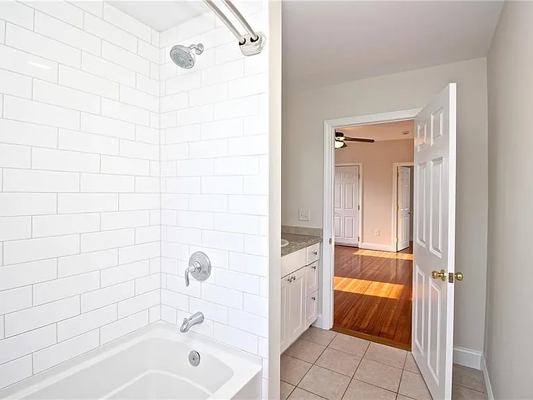 668 Thames St #2 — Photo 24