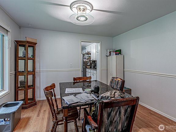 5th image of 2248 Lakemoor Drive SW