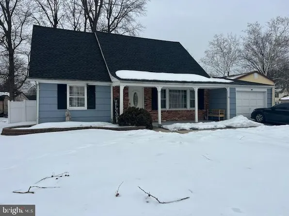 12 Neptune Ln, Willingboro, NJ 08046