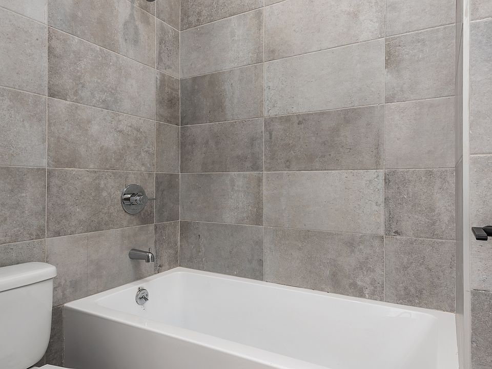 1st image of 294 Schaffer St #2C