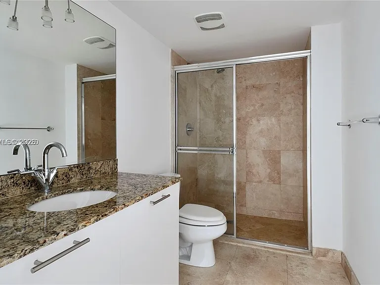 41 SE 5th St #1016 — Photo 11