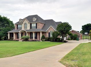 5600 Lucca Dr, Fort Worth, TX 76140