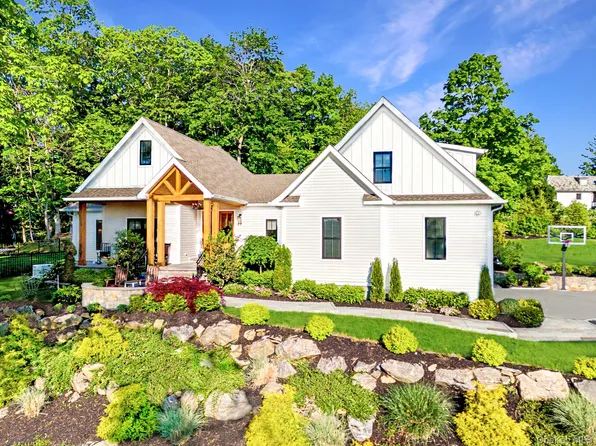 40 Hamilton Drive, Chappaqua, NY 10514