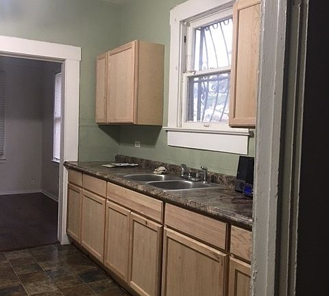5th image of 514 N Mesquite St