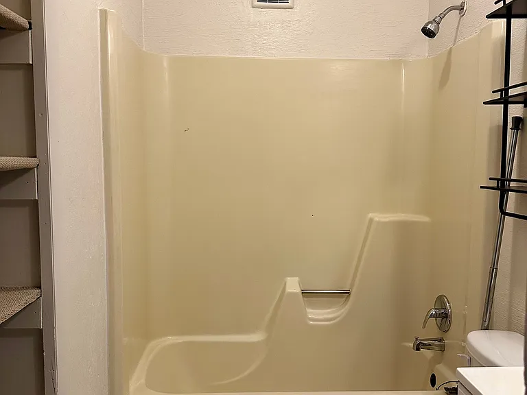 674A Middle Ave — Photo 7