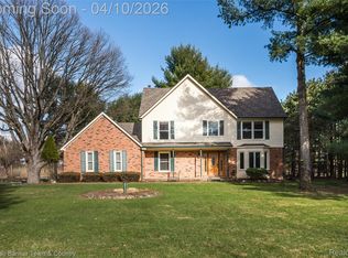 2708 Ore Valley Dr, Hartland, MI