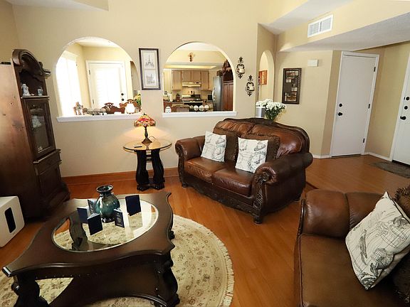 3rd image of 11516 Garibay Ct