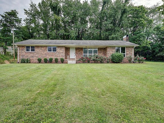 3rd image of 119 Woodland Dr