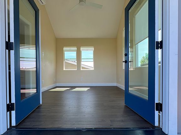 4th image of 4090 Manzanita Dr