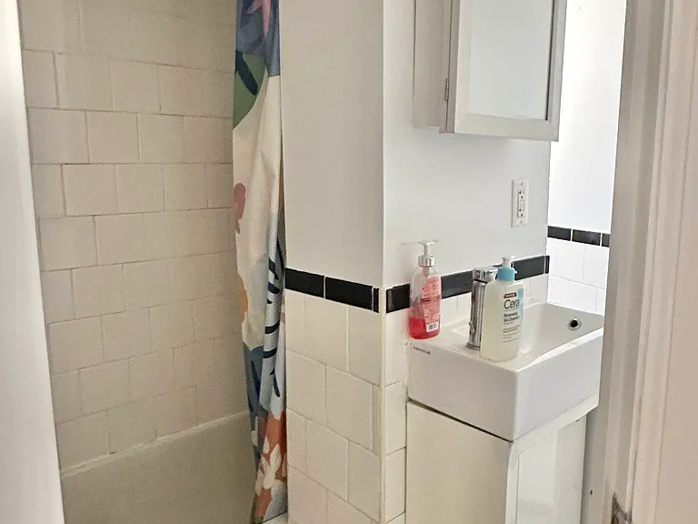 222 Thompson St #21 — Photo 8